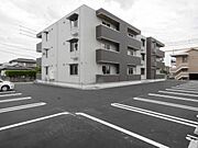 佐賀駅より徒歩18分 築2年10ヶ月 3階建の賃貸物件
