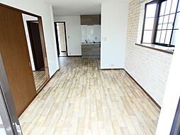 京成松戸線 八柱駅 徒歩7分の賃貸アパート 1階2LDKのリビング/ダイニング