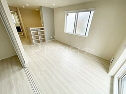 コニフェールI 1階1LDKのリビング/ダイニング