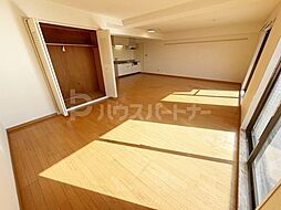 ブルーヒルズA 4階1LDKのリビング/ダイニング