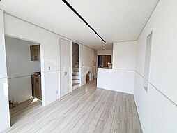 IRIE PAWS 2階2LDKのリビング/ダイニング