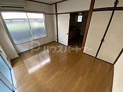 バーディートライホームズII 1階1Kのリビング/ダイニング