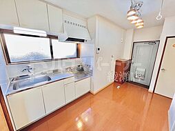 ヴィラ・マーレ 102 1階2Kのリビング/ダイニング