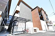 石津川駅より徒歩16分 築4年6ヶ月 3階建の賃貸物件