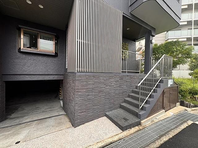 9 / 12