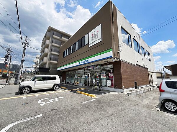 ファミリーマート城陽駅南店