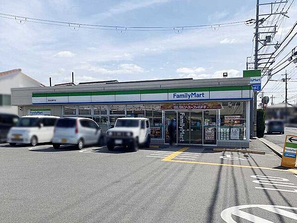 ファミリーマート 京田辺興戸店