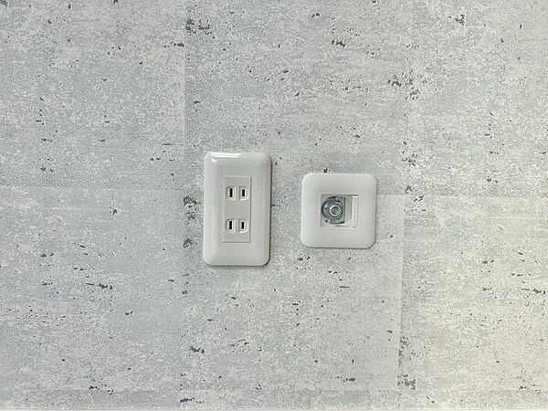 各種設備。リビングにはガスファンヒーター用ガス栓を設置。