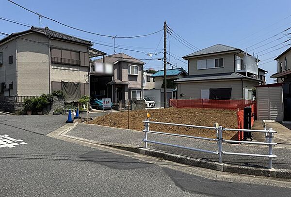土地面積113.35m2（約34.28坪）。角地につき、陽当り・通風良好。明るい住まいが叶います。