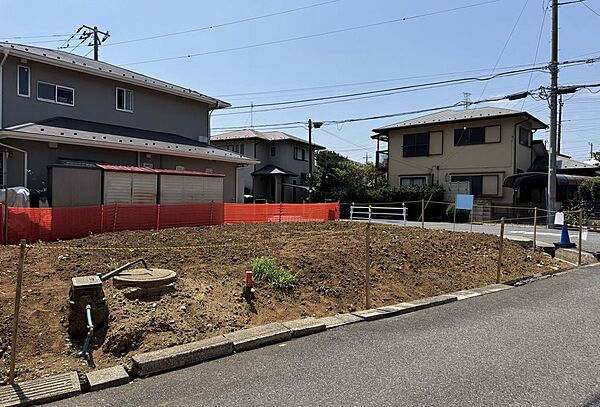 土地面積113.35m2（約34.28坪）。建築条件はございませんので、お好みのハウスメーカーで建築可能です。