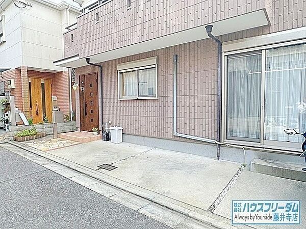 前道広々としておりますので、駐車の際もラクラク