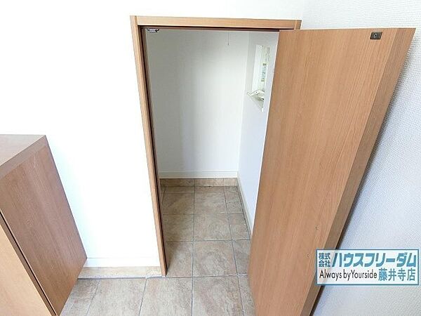シューズクロークで玄関スッキリとします