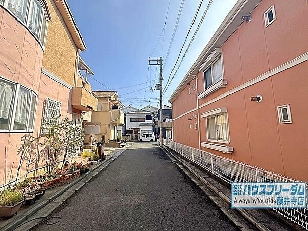 分譲地内につき車の侵入も少なく安心です