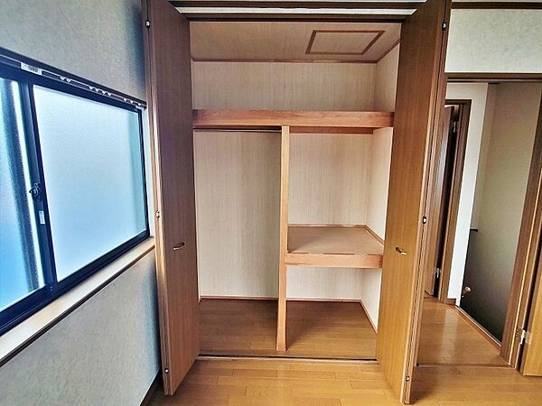 お洋服もシワにならず収納できますね。