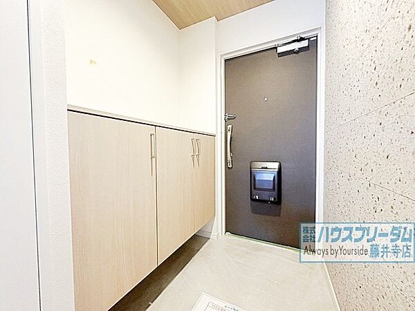 玄関にはシューズBOX完備、沢山の靴を収納出来ます