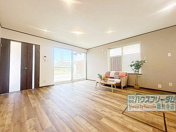 休日は暖かいリビングで家族団らん♪