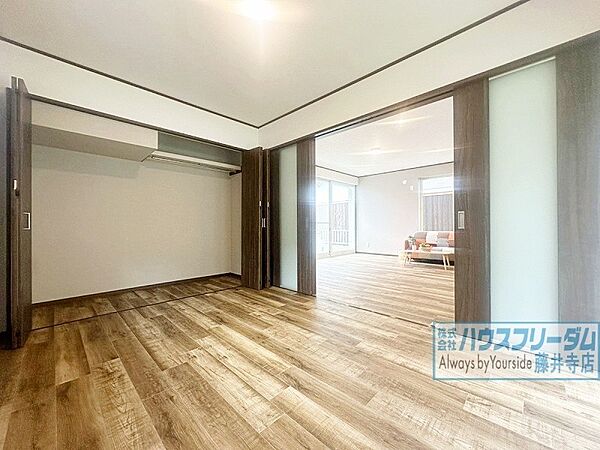 リビングと洋室が隣接しています！