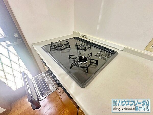 3つ口コンロで同時にたくさんの料理ができます！
