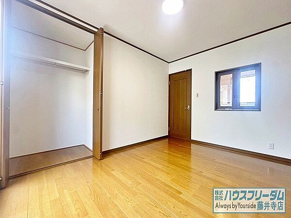シンプルな内装で、家具もレイアウトしやすいです！