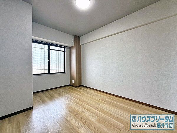 シンプルな内装で、家具もレイアウトしやすいです！