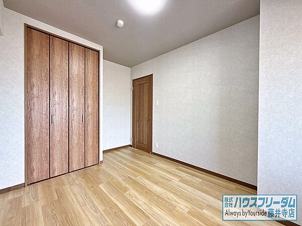 フローリングはお掃除しやすくお手入れラクラク。