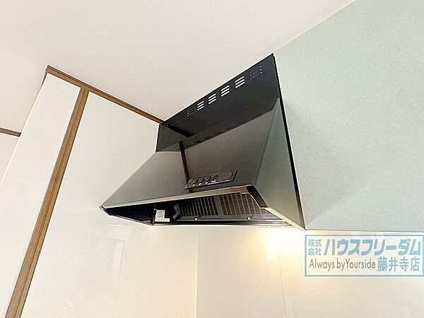 スタイリッシュなレンジフード。お手入れもらくらく。