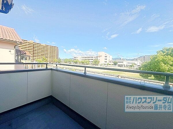 日当たりの良いバルコニー