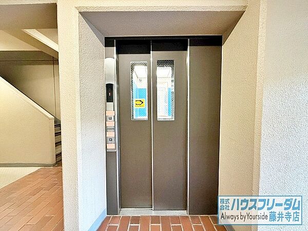 便利なエレベーター付き
