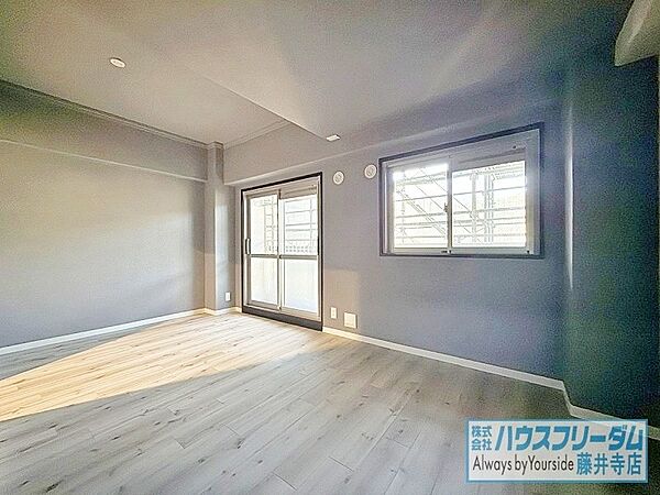 フローリングはお掃除しやすくお手入れラクラク。