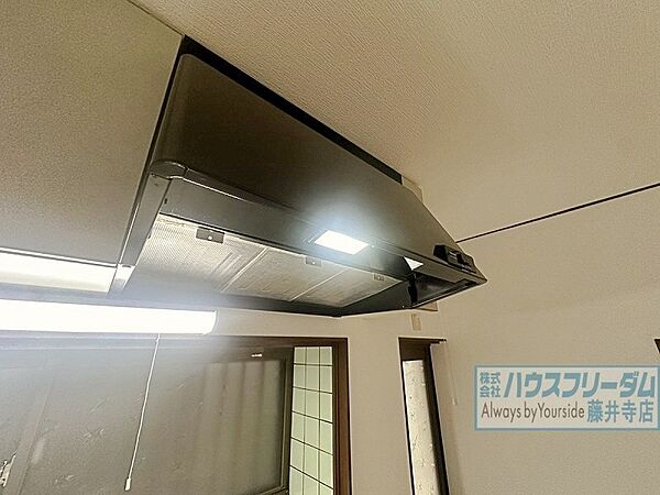 スタイリッシュなレンジフード。お手入れもらくらく。