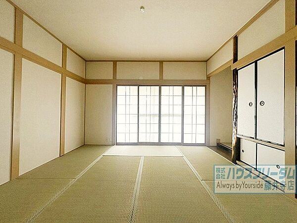 採光の良い和室はのんびりとくつろげる空間！