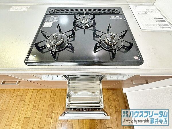 3つ口コンロなので料理が快適ですね！