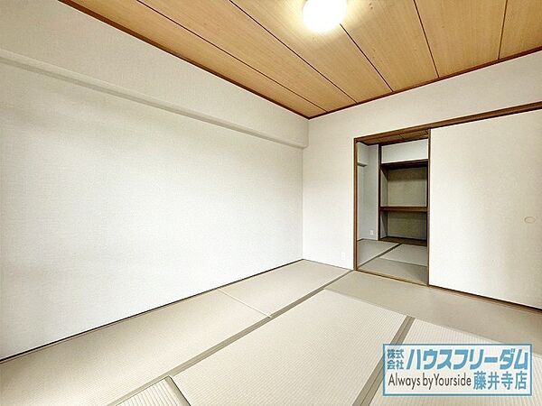 趣のある和室はのんびりとくつろげる空間