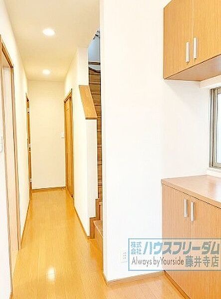 玄関にはシューズBOX完備、沢山の靴を収納出来ます