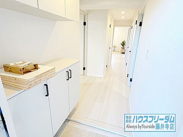 玄関にはシューズBOX完備、沢山の靴を収納出来ます