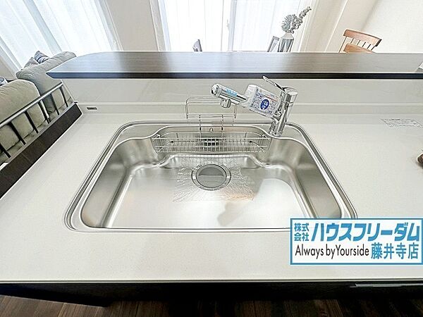 使い勝手が良い広々シンクです！