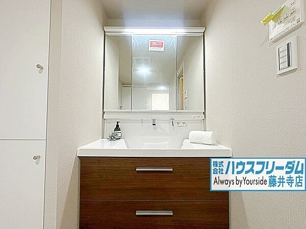 美容家電や、ドライヤーもすっきり片付きます！