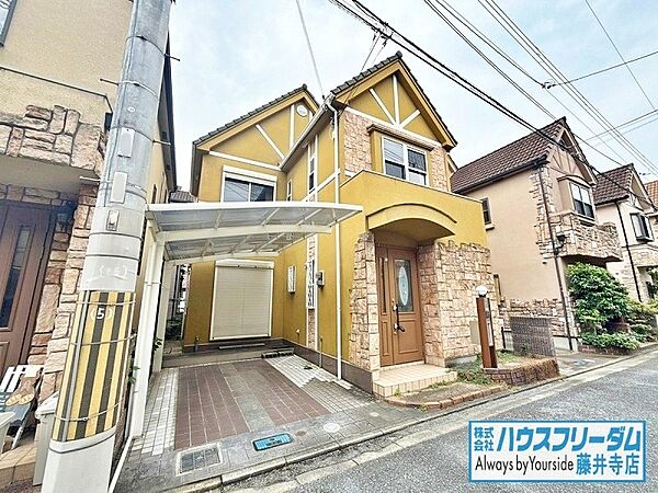 便利な屋根裏収納付き！