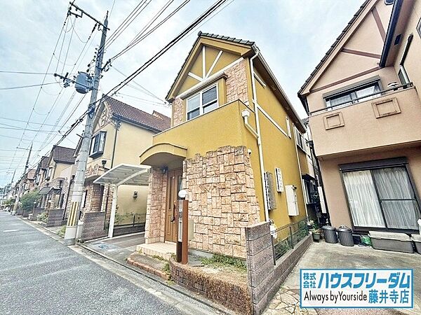 スーパーやコンビニ徒歩10分圏内！