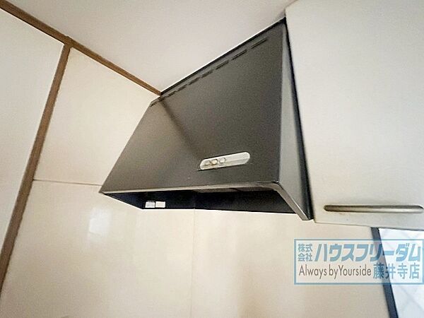 スタイリッシュなレンジフード。お手入れもらくらく！