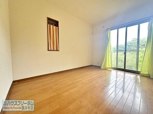 広々としたお部屋はゆったりとお過ごしいただけます