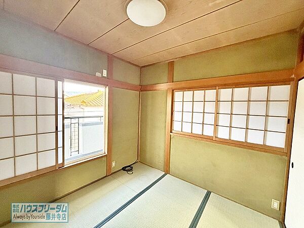 暖かい光が差し込む、明るい印象の和室！