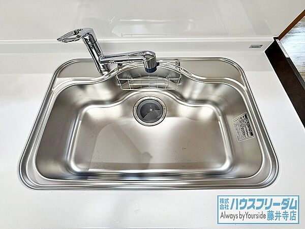 大きな鍋もらくらく洗えるワイドサイズのシンク！