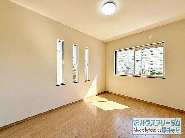 洋室を拡大表示