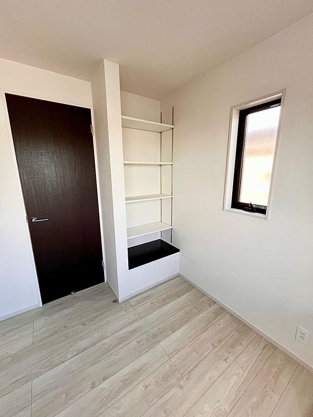 3階、洋室6帖、収納棚