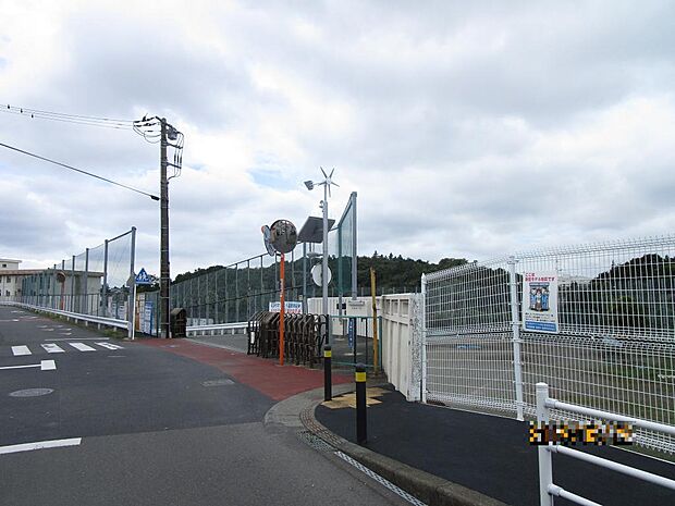 北の台中学校まで約1440m