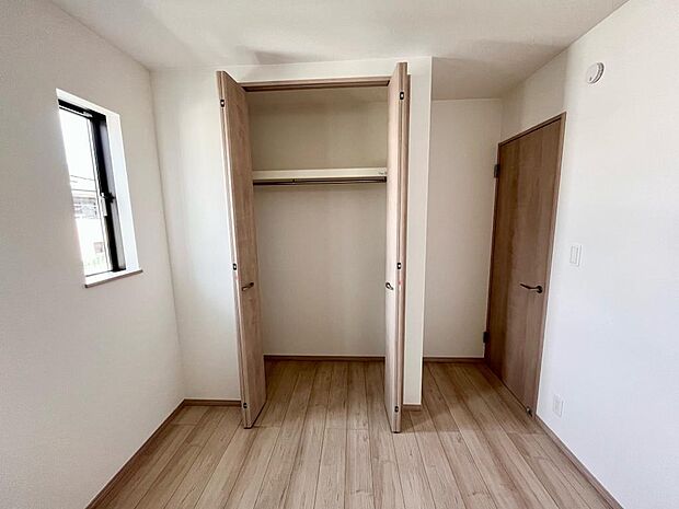 洋室4.5帖　クローゼット