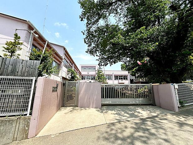 さくらい幼稚園まで約880m