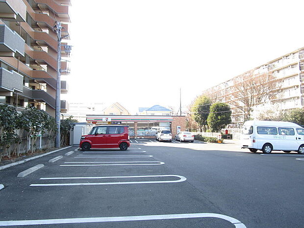 セブンイレブン座間ひばりが丘4丁目店まで約330m