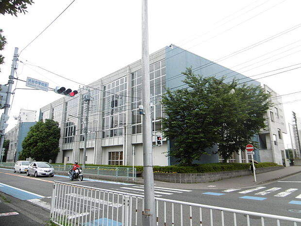 渋谷中学校まで約1650m